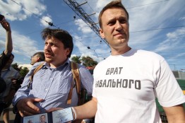 Симпатии к Навальному строятся не на трезвом анализе и расчёте, а исключительно на эмоциях и впечатлениях, любые объяснения со стороны трактуются как заведомо враждебные.