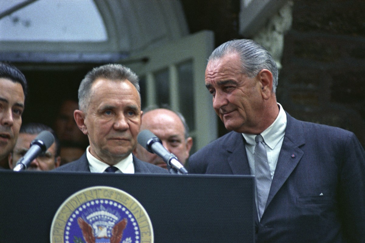 А. Косыгин на встрече с Президентом США Л. Джонсоном в 1967 г. © ru.wikipedia.org