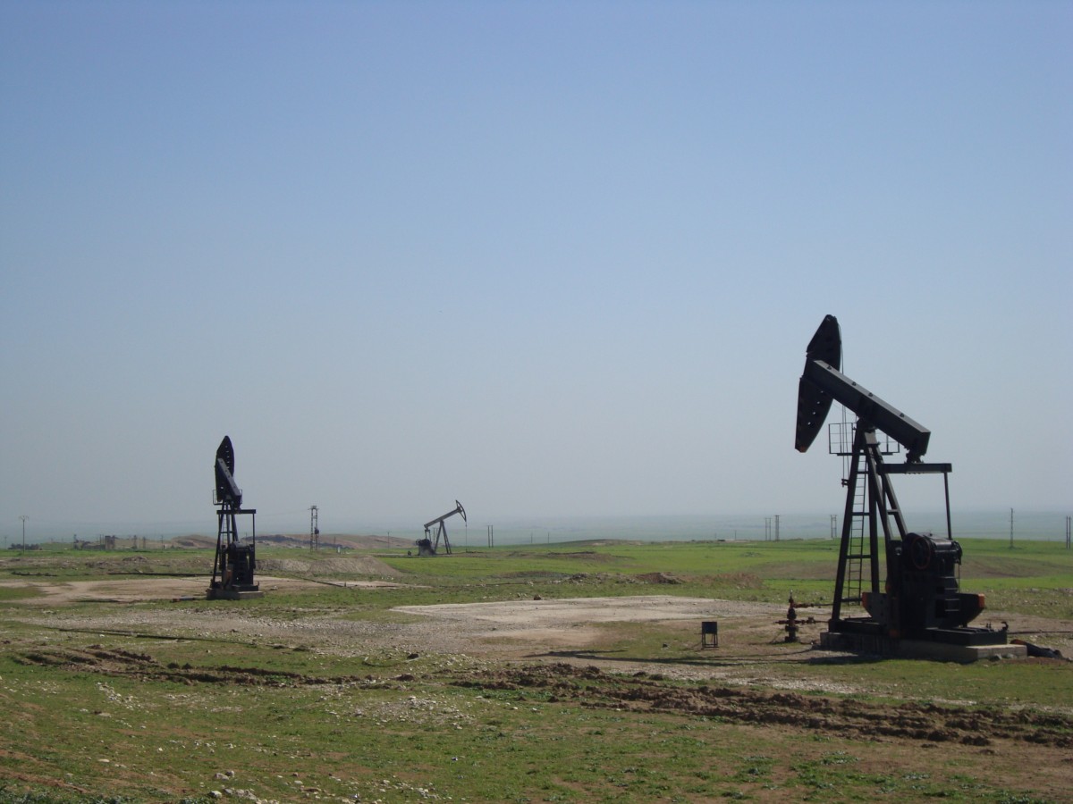 Неработающие нефтяные качалки Джазиры.