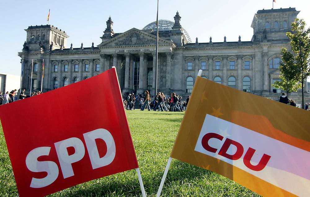 флаг Социал-демократической партии Германии (СДПГ) и Христианских демократов © openeurope.org.uk