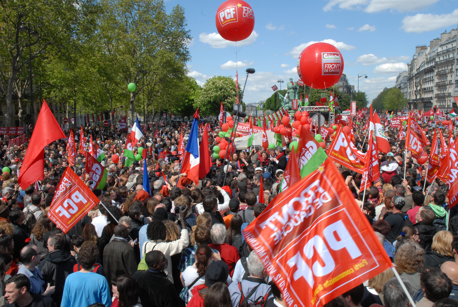 демонстрация участников «Левого фронта» во Франции © pcf-nanterre.fr