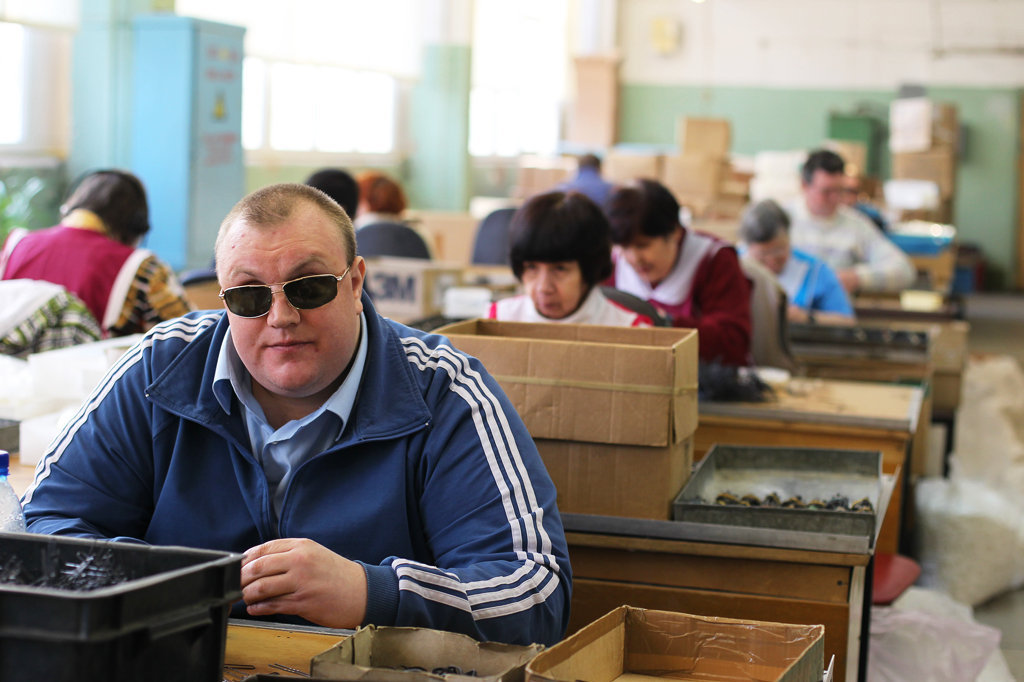 С работой для инвалидов всегда большая проблема — их не ждут в большинстве московских компаний. © mn.ru