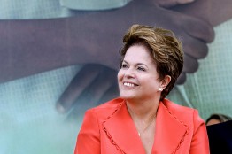 Cлова «Бразилия поднимется, стряхнет с себя пыль и продолжит идти вперед» облетели мир и позволили этой женщине стать президентом.
