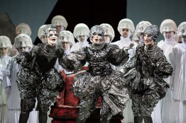 В московском театре «Новая опера» состоялась премьера диптиха DIDO по опере барочного композитора Генри Пёрселла «Дидона и Эней».