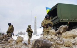 ДНР и ЛНР и власти Украины обвинили друг друга в нарушении режима перемирия в Донбассе. Ополченцы предупредили, что не видят смысла в мирных переговорах с Киевом