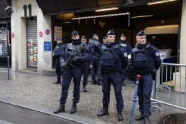 Министерство юстиции Франции заявило, что после терактов в Париже начато 54 судебных процесса по статье "пропаганда терроризма". Кроме того, свыше двух десятков дел завели из-за граффити на мечетях, а также поджогов и взрывов у мест отправления мусульманами религиозных обрядов