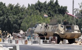 По меньшей мере 27 человек, в основном военные, были убиты в серии нападений исламистов на севере Синайского полуострова в Египте. Более 50 человек пострадали