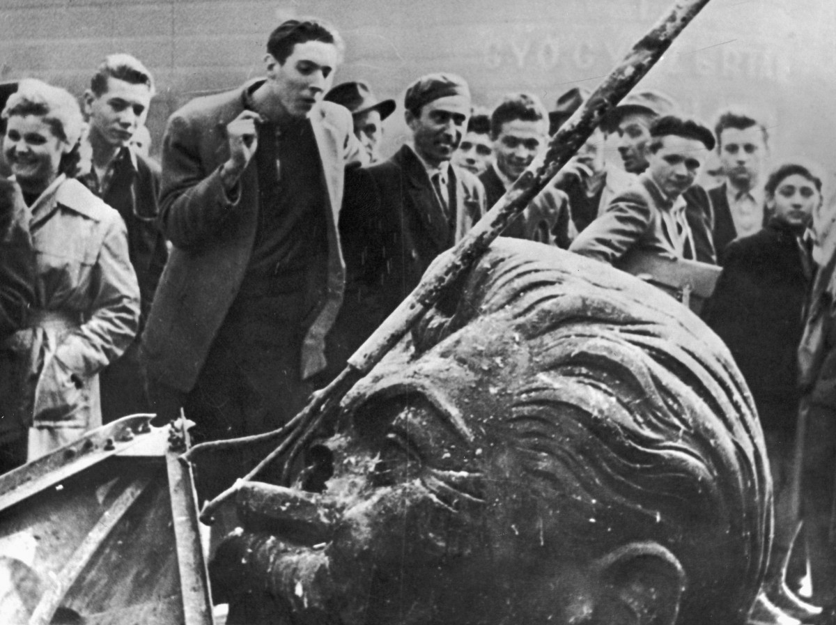 Демонтаж памятника Сталину в Будапеште, 1956