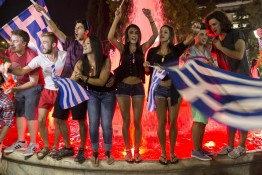 Греция проголосовала. OXI по-гречески значит «Нет». Итог референдума: 61,31% голосов отданы за то, чтобы отвергнуть требования «Тройки» кредиторов.
