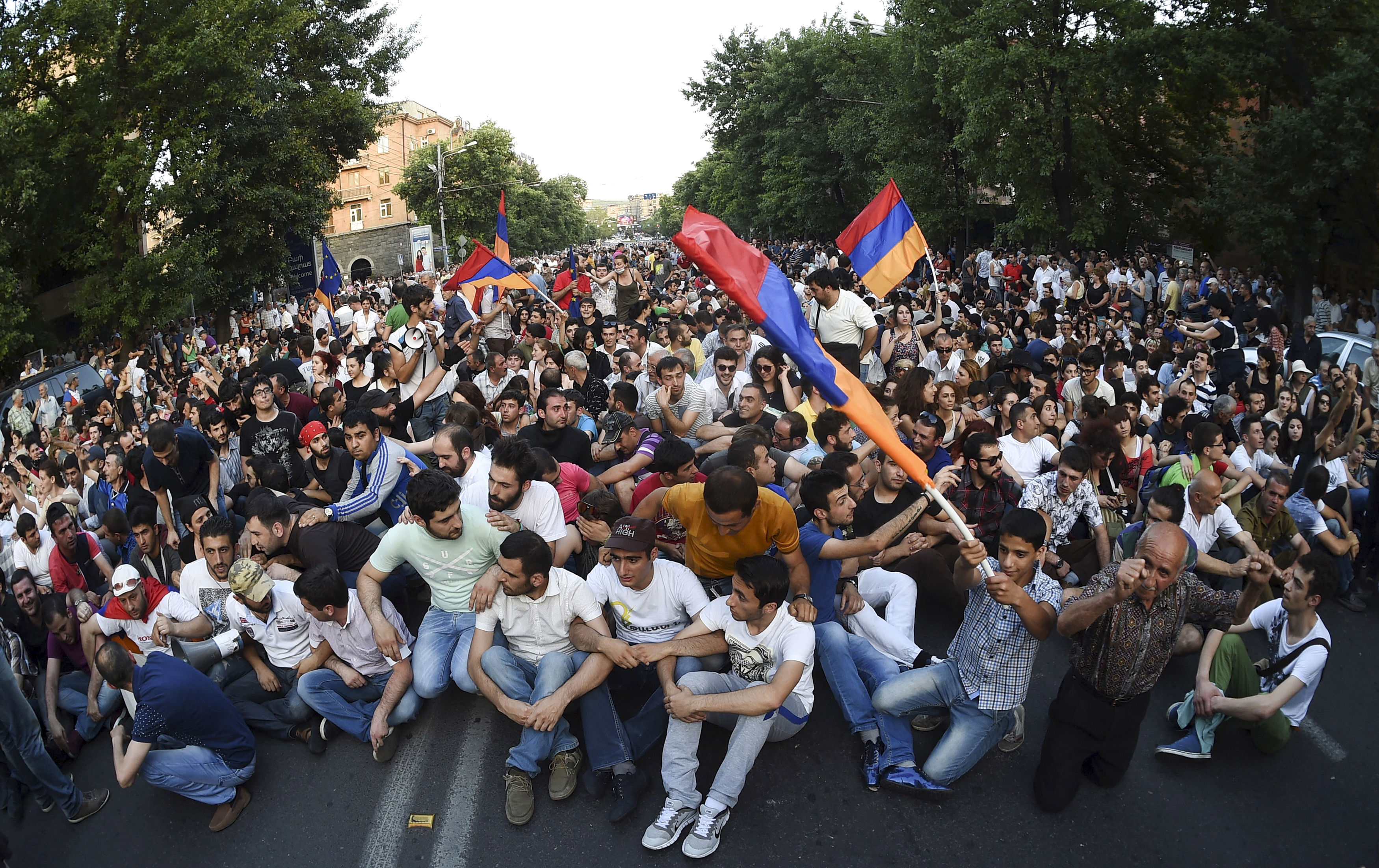 Протестующие в Ереване. © Reuters
