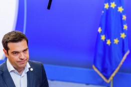 Премьер-министр Греции Алексис Ципрас подаст в четверг президенту страны Прокопису Павлопулосу прошение об отставке, чтобы принять участие в выборах, которые запланированы уже на 20 сентября