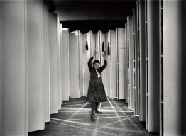 В «Гараже» открылась большая ретроспектива французско-американской художницы Луиз Буржуа. 