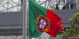 Правящая в Португалии правоцентристская коалиция Социал-демократическая партия / Народная партия Португалии (PSD/CDS-PP) во главе с премьер-министром Педру Пассушем Коэлью одержала победу на прошедших в воскресенье парламентских выборах, однако не смогла получить абсолютное большинство в парламенте