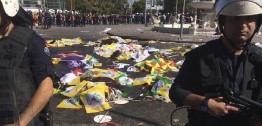 В организации теракта в центре Анкары 10 октября подозревают боевиков «Исламское государство», активистов Рабочей партии Курдистана и леворадикальных движений. Об этом сказал премьер-министр Турции Ахмет Давутоглу. Глава правительства также заявил, что, по имеющимся сведениям, теракт устроили два террориста-смертника