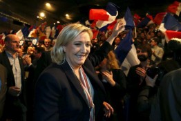 Во Франции прошел первый тур региональных выборов. Победу одержал «Национальный фронт», получив 27,2% голосов. Второе место — у оппозиционных «Республиканцев» Николя Саркози. Только третью строчку заняла правящая Социалистическая партия