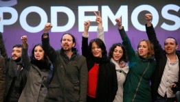 едущие партии Испании правая Народная партия и ИСРП потеряли большое число мандатов в парламенте по итогам выборов. Впервые участвовавшая в голосовании партия Podemos получила 69 мандатов, а "Граждане" - лишь 40