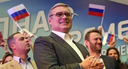 Стало известно об отказе от участия в праймериз так называемой «демократической» коалиции двух ее лидеров – Алексея Навального и Владимира Милова.