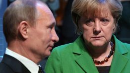 Канцлер Германии Ангела Меркель вскоре должна посетить Москву. Её встреча с Владимиром Путиным оценивается как чрезвычайно важная. 