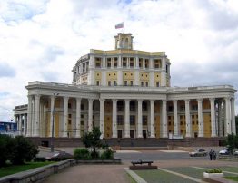 Мэрия Москвы согласовала проведение 27 мая акции на Суворовской площади с 12.30 до 16.00. Организаторы акции поднимут вопросы реновации, точечной застройки, платных парковок, расходования средств бюджета города