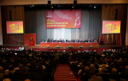 Очередной съезд  продемонстрировал невозможность эволюции системных партий в России.