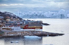 24 апреля избиратели Гренландии идут на парламентские выборы. Самый крупный остров в мире – Гренландия – с его 56.000 населением – является автономной территорией королевства Дании и имеет собственный парламент.