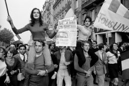 Против чего боролась восставшая в 1968 году молодёжь Франции? Молодежный бунт 1968 года, на первый взгляд, носил абсурдно-эстетский характер. Но по сути своей, это была революция сознания. Истинная ценность этой революции имеет экзистенциальную природу. Люди, преодолевая чувство страха, на какой-то миг превращались из «маленьких людей» от которых «ничего не зависит», в творцов истории.