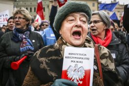 Польская власть добивается для страны картины эдема в представлении консерваторов