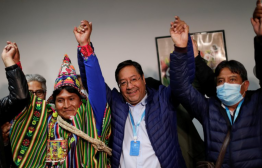 Президентские выборы в Боливии завершились сокрушительным поражением сил, организовавших отстранение от власти предыдущего избранного президента Эво Моралеса. Победу одержал его преемник Луис Арсе Катакора