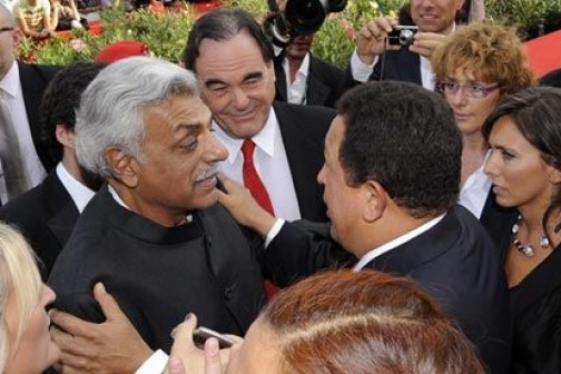 Чавес, режиссер Оливер Стоун и Тарик Али на кинофестивале в 2009 году. © Damien Meyer/AFP/Getty Images