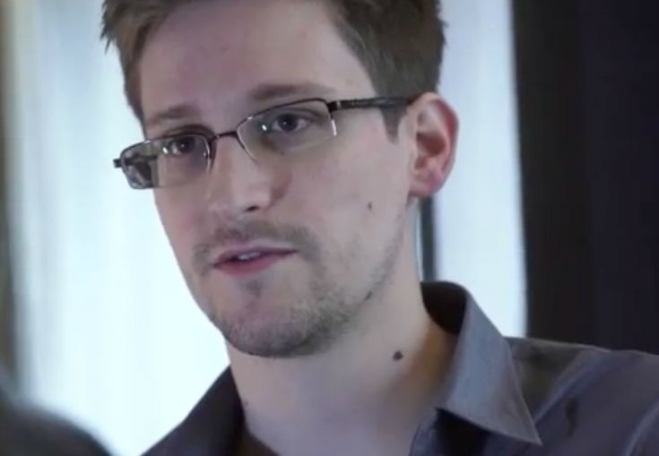 Представителям WikiLeaks известно, где именно сейчас находится Эдвард Сноуден. Об этом заявил основатель портала Джулиан Ассанж, — передаёт Росбалт. «Ситуация со Сноуденом очень сложна, поэтому я не могу напрямую говорить, что сейчас происходит», — сказал он в интервью. По его словам, «юристы WikiLeaks находятся в контакте со Сноуденом». Между тем Ассанж заверил, что публикация секретных […]