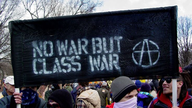 "Никакой войны, кроме классовой" © schuminweb.com