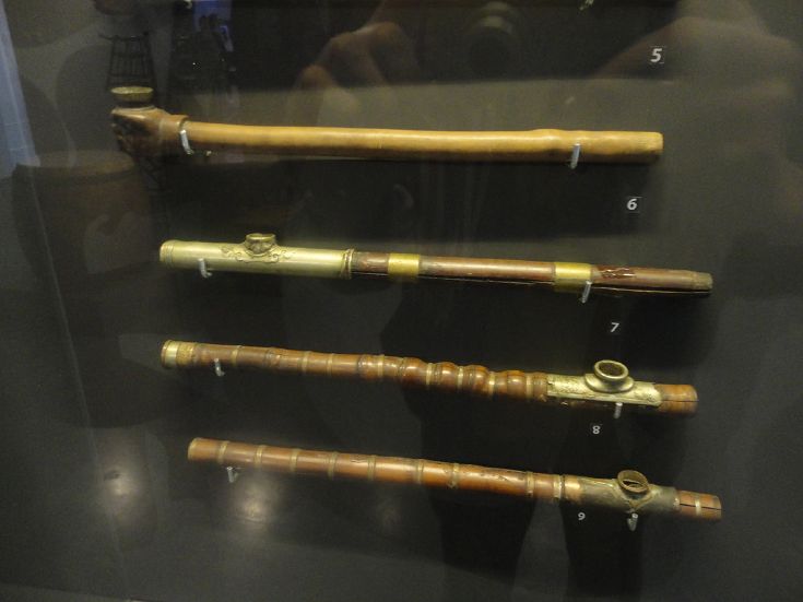 Коллекция трубок для курения опиума в Приморском музее