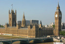 Британия: Парламент повысил плату за обучение