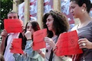 В субботу, 21 мая, на центральной площади Тбилиси, именуемой ныне площадью Свободы, началась акция протеста, главным организатором которой являлясь созданная за несколько месяцев до этого политическая организация «Народное Собрание».