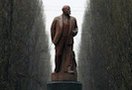 Евродепутаты против памятника Ленину