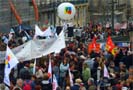 20 ноября 2008 года во всей Франции проходит забастовка учителей, протестующих против планов по сокращению числа рабочих мест в сфере образования, сообщает Газета.ру со ссылкой на Reuters. К акции присоединилось около 70 % учителей страны.