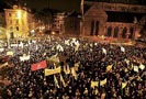 Вечером 13 января 2009 года столице Латвии Риге, на Домской площади состоялся митинг оппозиции, требовавшей проведения досрочных выборов в Сейм. Вслед за митингом поздним вечером последовали массовые беспорядки.