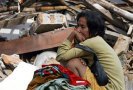 Вулкан и цунами в Индонезии убили 138 человек
