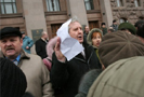 27 ноября 2008 года на площади перед мэрией киевляне провели митинг протеста против подорожания проезда в общественном транспорте, из-за которого было остановлено движение на Крещатике.