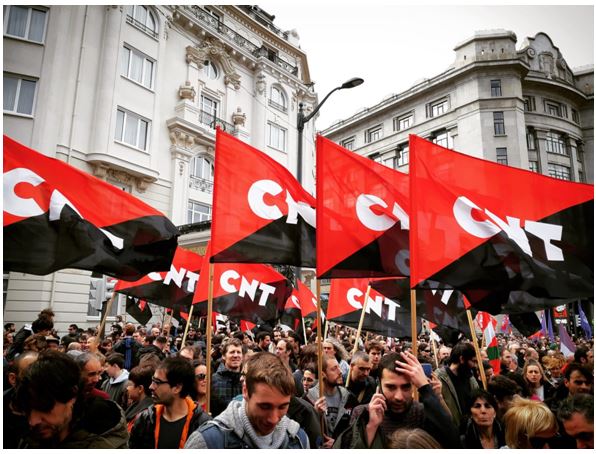 Профсоюзное движение в Европе, в отличие от СНГ, куда более развито, агрессивнее и влиятельнее. Даже несмотря на многие огрехи, оно остается крайне успешным и сегодня — например, бельгийцы и британцы заставляют свои правительства идти на попятную. Мы поговорили с активистами из испанских секций CNT-AIT, анархо-синдикалистских профсоюзов.