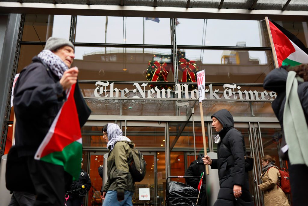 Тот факт, что «New York Times» поручила расследование заявлений о сексуальном насилии 7 октября именно Анат Шварц (нежурналистке с антипалестинскими убеждениями и связями с израильскими военными) является отражением неослабевающей крайней произраильской предвзятости газеты